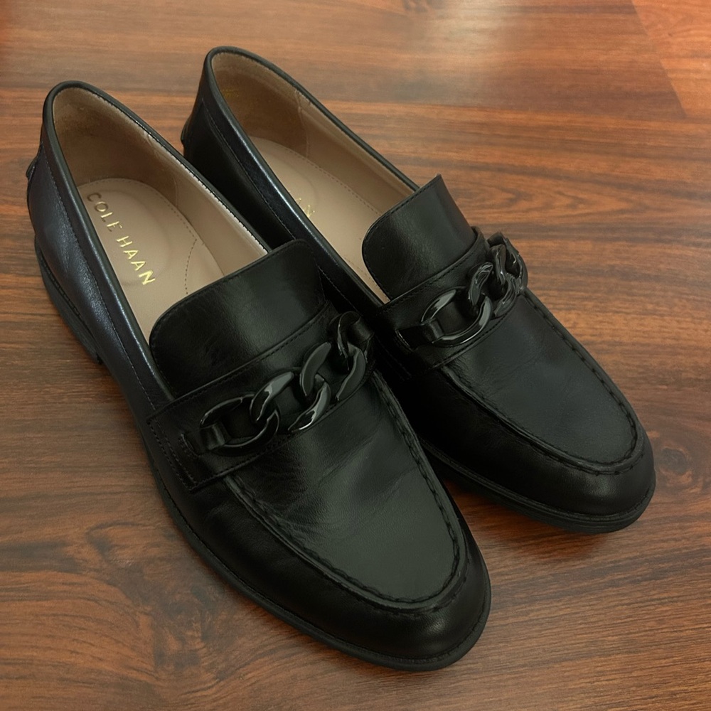 Cole Haan black loafers with black chain detail size 6